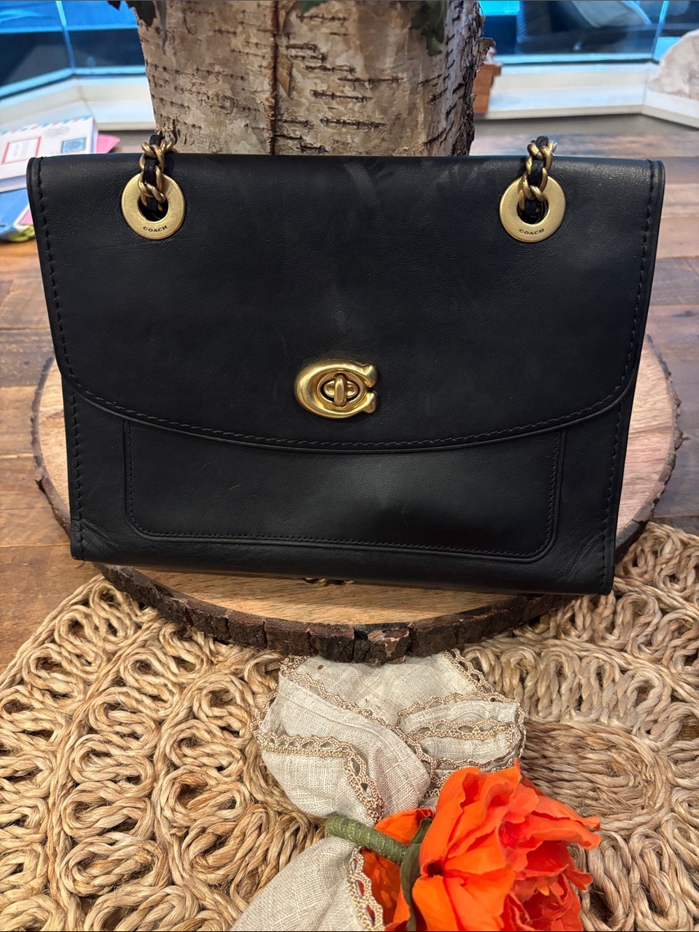 Coach Parker Black Leather Shoulder Bag with Gold chain & Hardware 10x8 - Picture 2 of 9